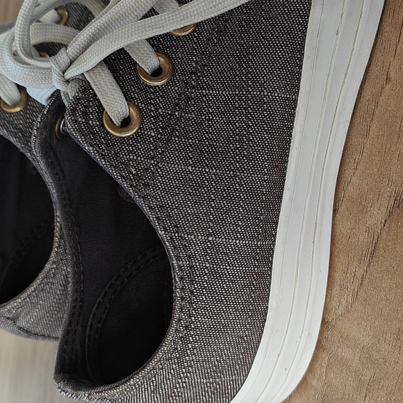 EUC Textured Converse - Picture 8 of 8